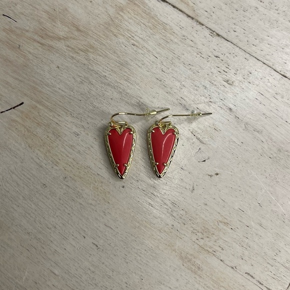 Kendra Scott Aria Drop Heart Earrings - Picture 1 of 4